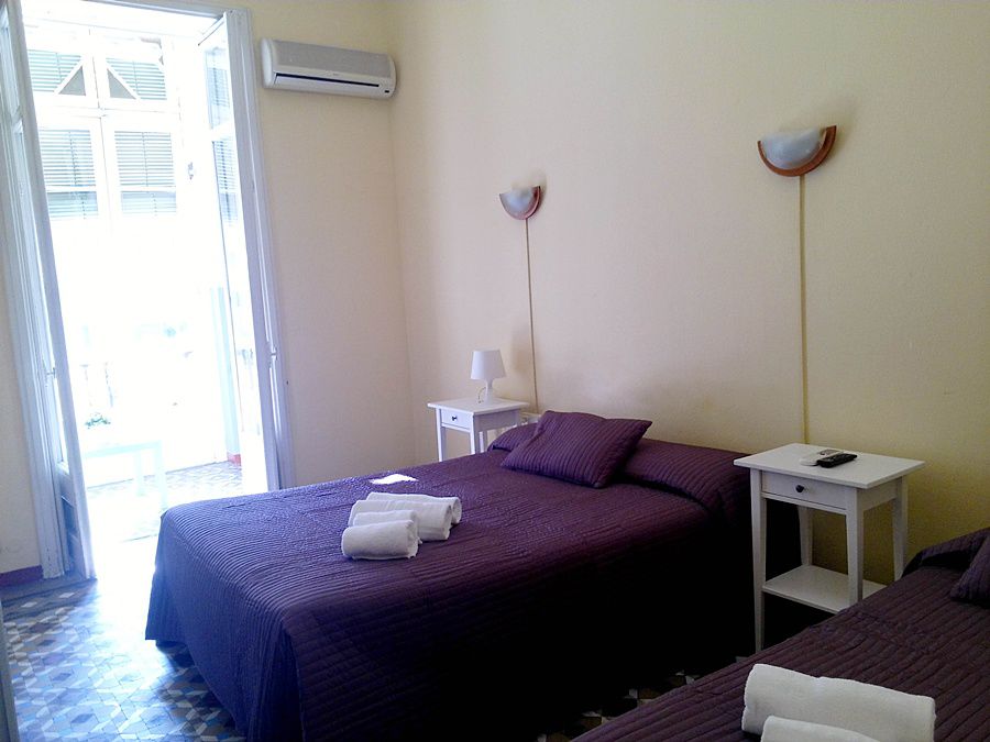 Hostal Balmes Centro Барселона Экстерьер фото