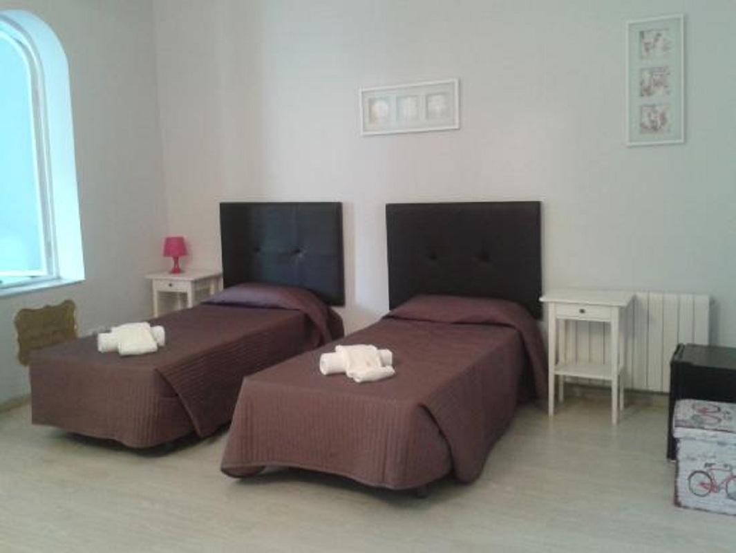 Hostal Balmes Centro Барселона Экстерьер фото