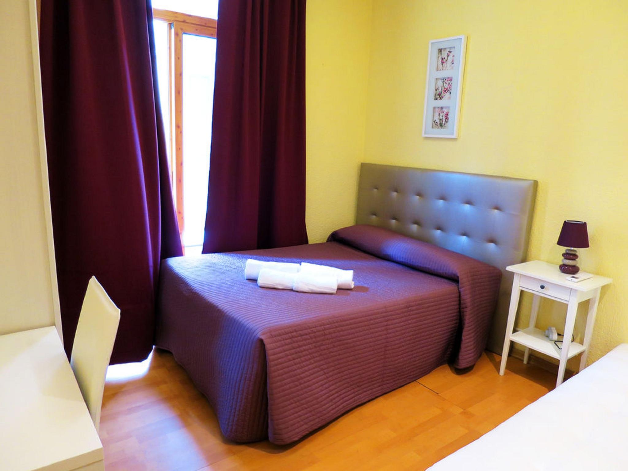Hostal Balmes Centro Барселона Экстерьер фото