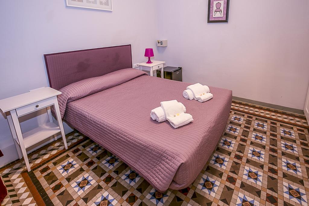 Hostal Balmes Centro Барселона Экстерьер фото