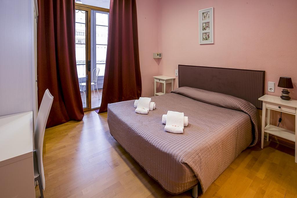 Hostal Balmes Centro Барселона Экстерьер фото