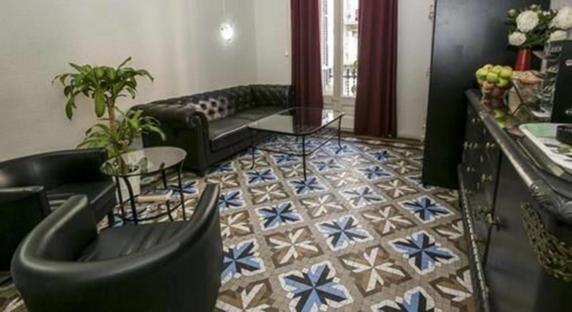 Hostal Balmes Centro Барселона Экстерьер фото