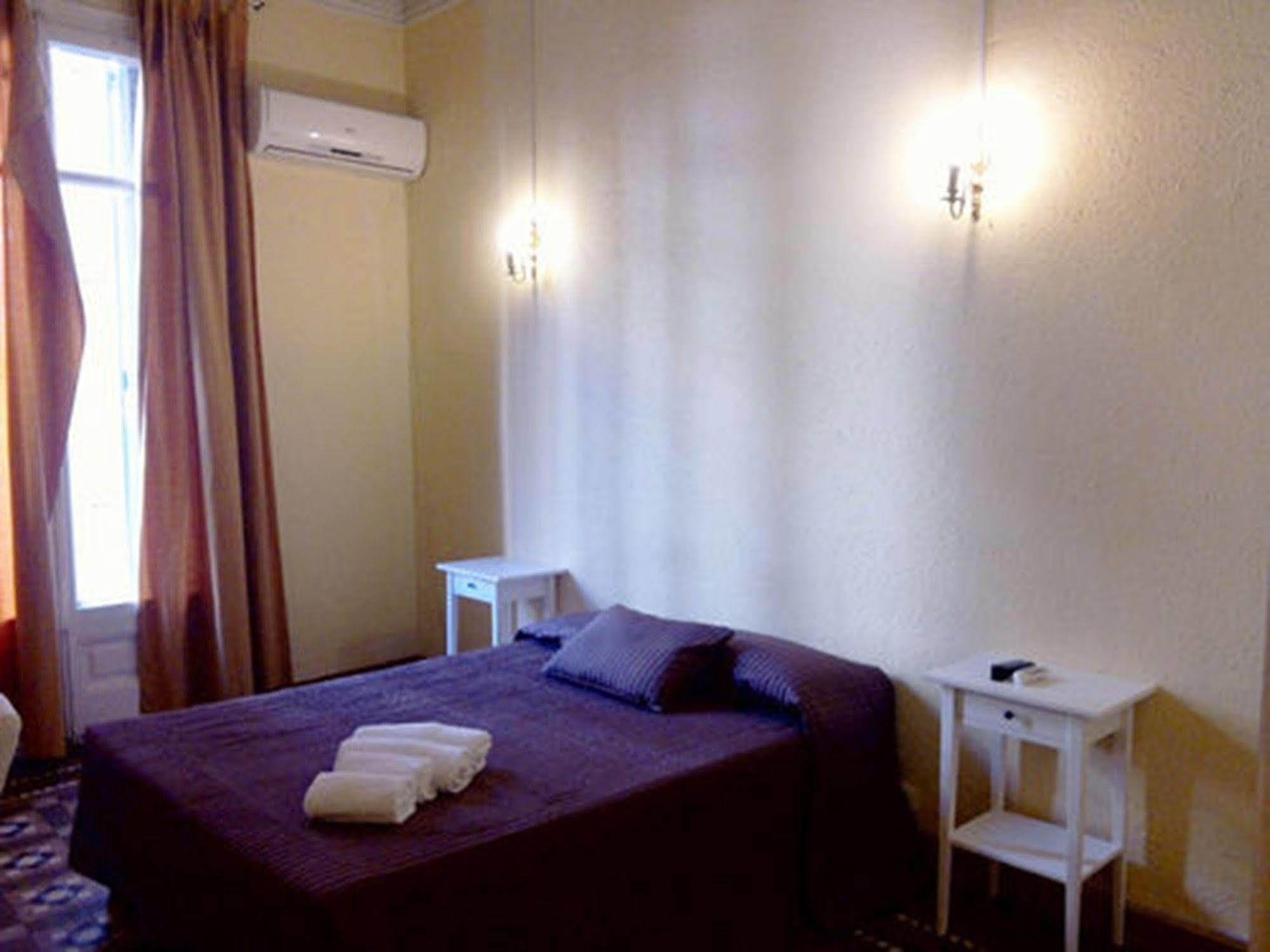Hostal Balmes Centro Барселона Экстерьер фото