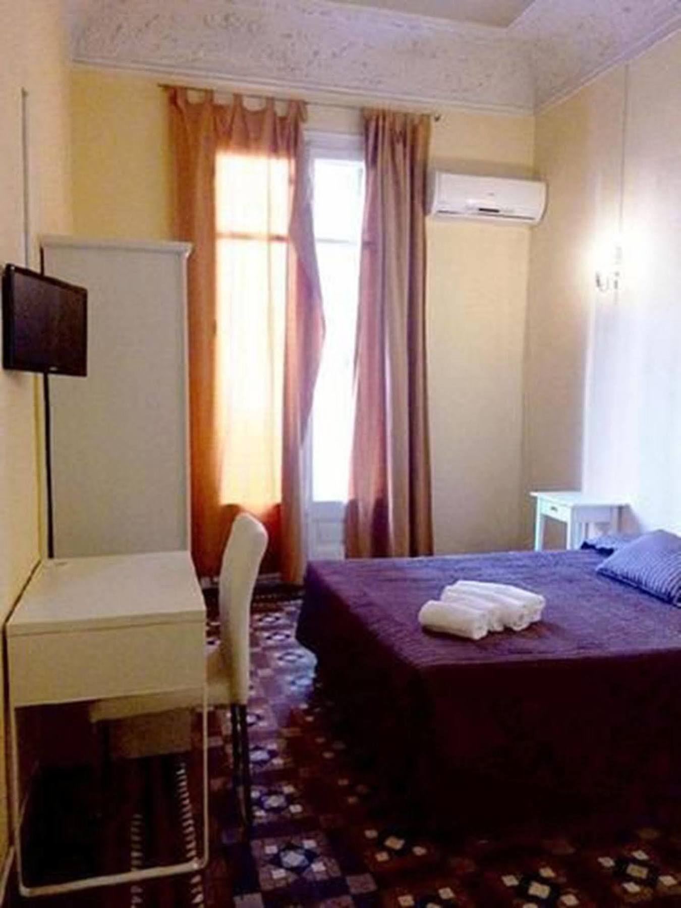 Hostal Balmes Centro Барселона Экстерьер фото