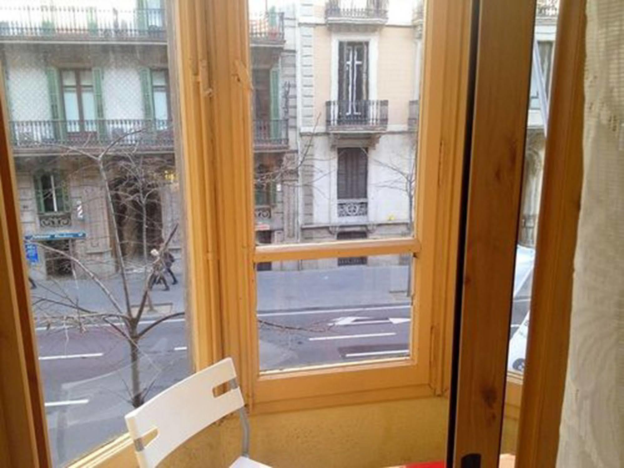 Hostal Balmes Centro Барселона Экстерьер фото