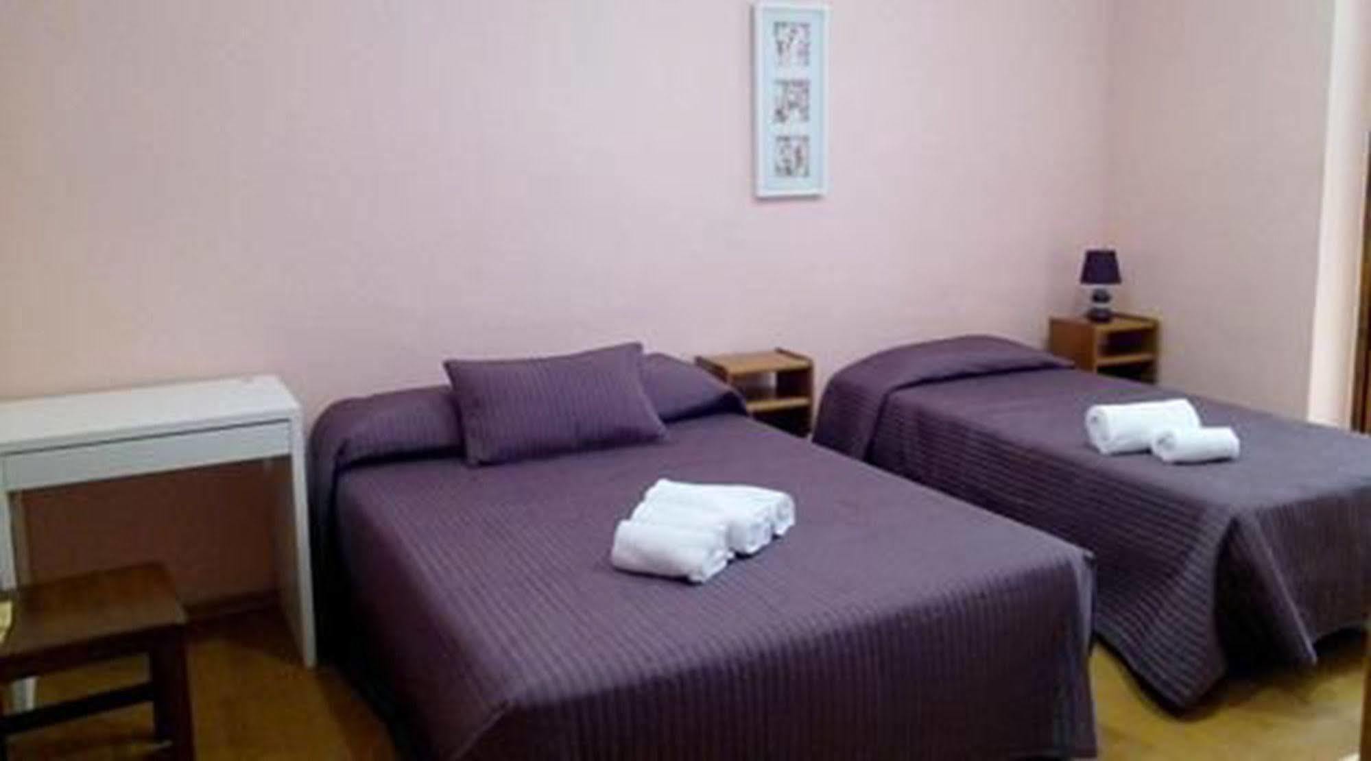 Hostal Balmes Centro Барселона Экстерьер фото