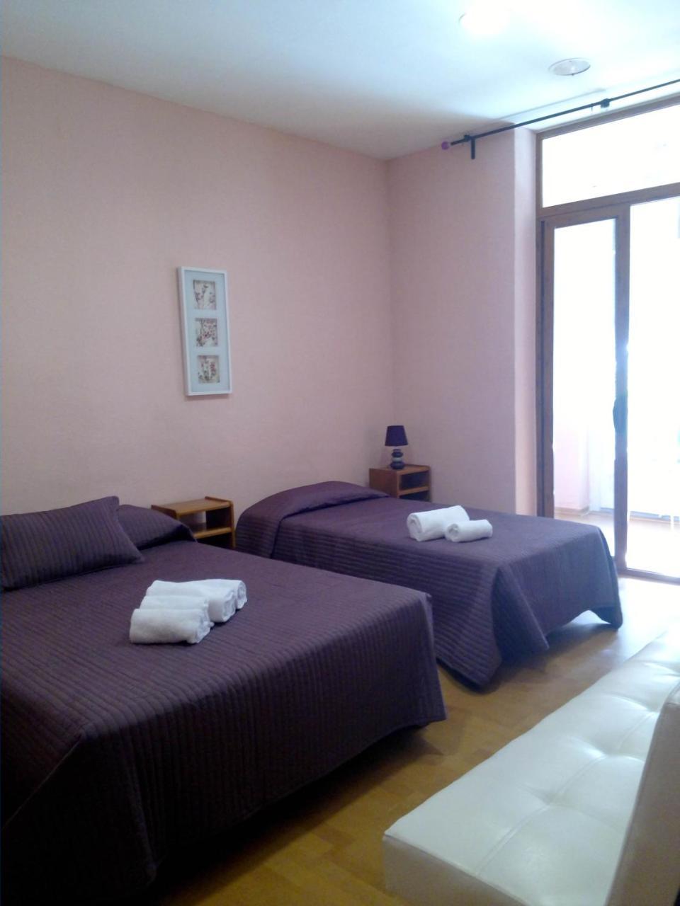 Hostal Balmes Centro Барселона Экстерьер фото