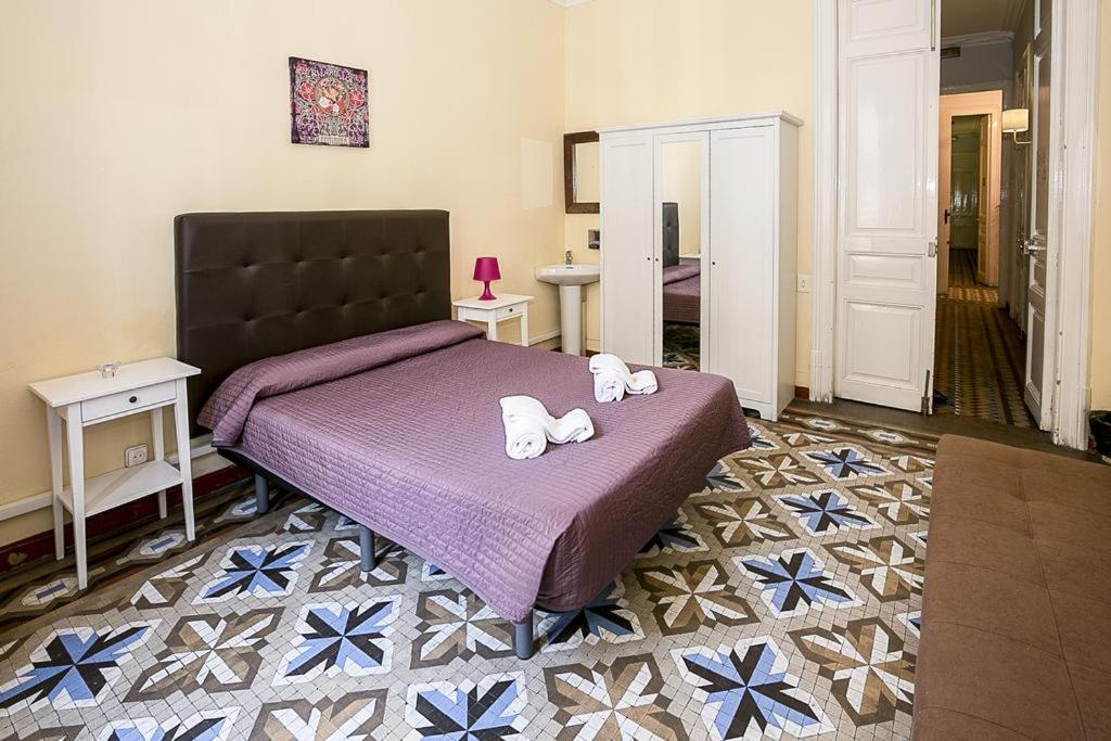 Hostal Balmes Centro Барселона Экстерьер фото